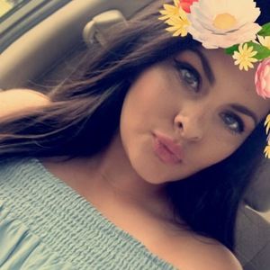 Meet your Posher, Chloe